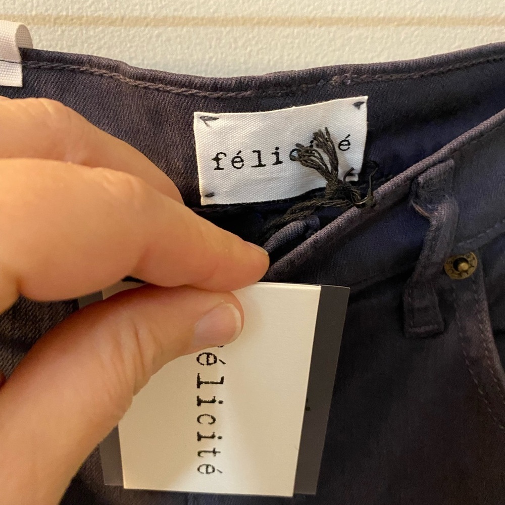 Felicite Bye Bye skinny jeans cropped size 30 in grey/charcoal w/ raw hem - Picture 2 of 6